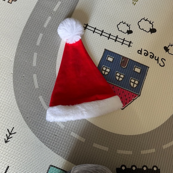 My first Christmas set with hat - Picture 5 of 5